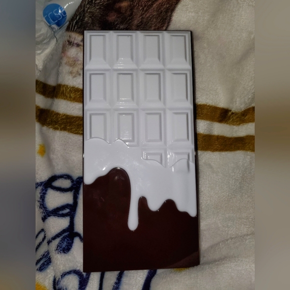 I Heart Revolution Eye Shadow Makeup Palette ( S'mores EDITION) Brand New. - Picture 3 of 7